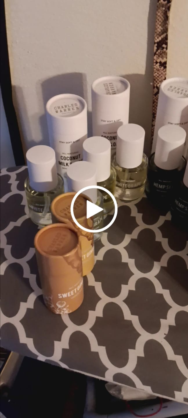 Customer video review of Talc-Free Coconut Milk & Oats Body Powder