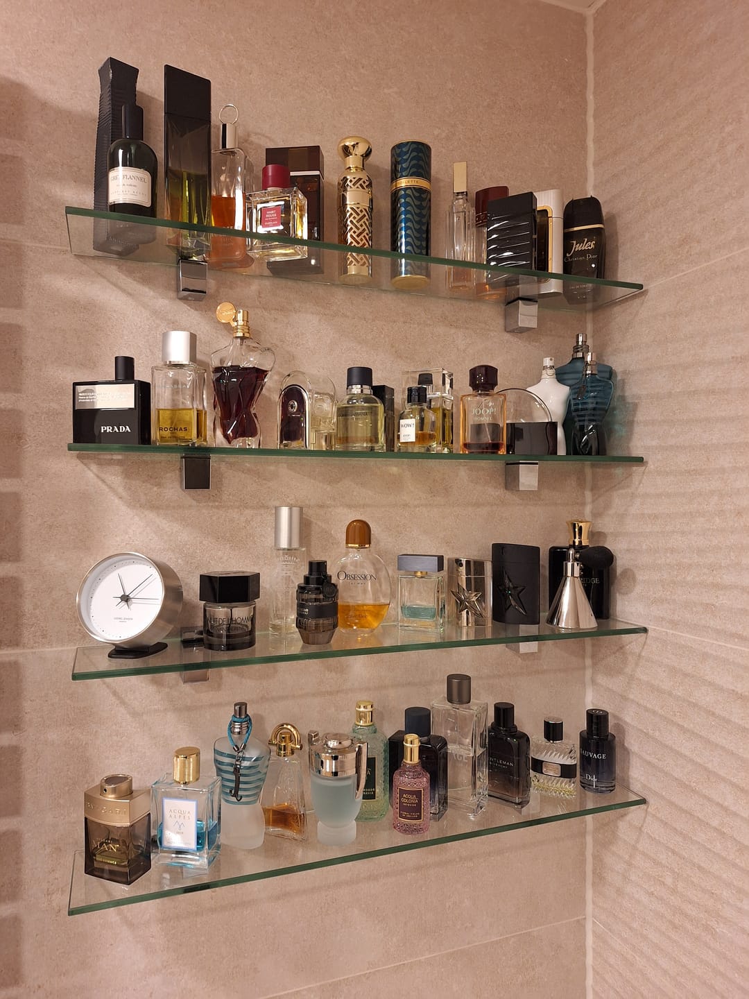 Customer photo review of Glasregal Badezimmer Glasablage, Badregal 8mm Hartglas, GIRA, Chrom Glanz, Klarglas
