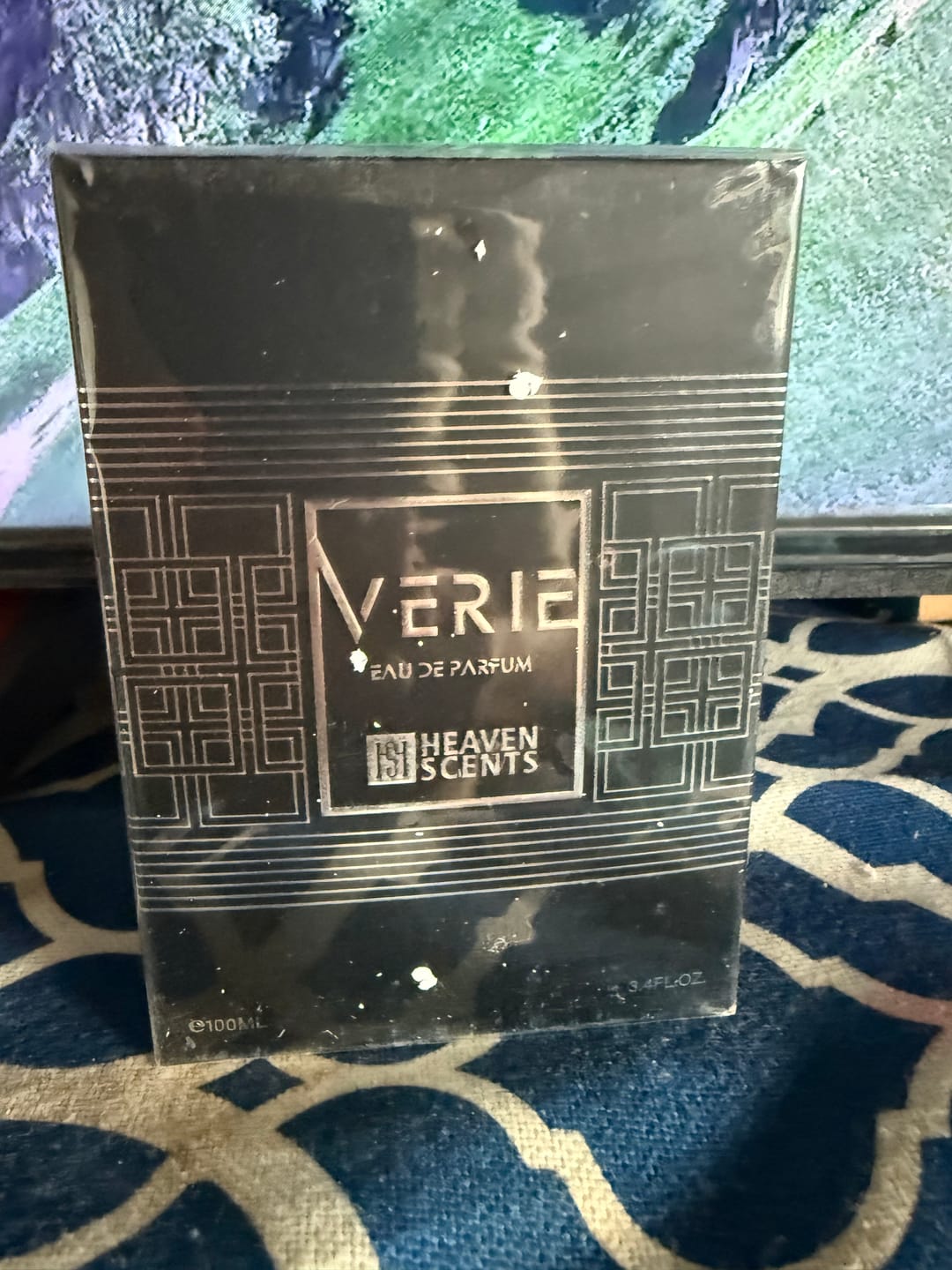 Customer photo review of Verie Perfume for Unisex Eau De Parfum Spray, 3.4 Ounce