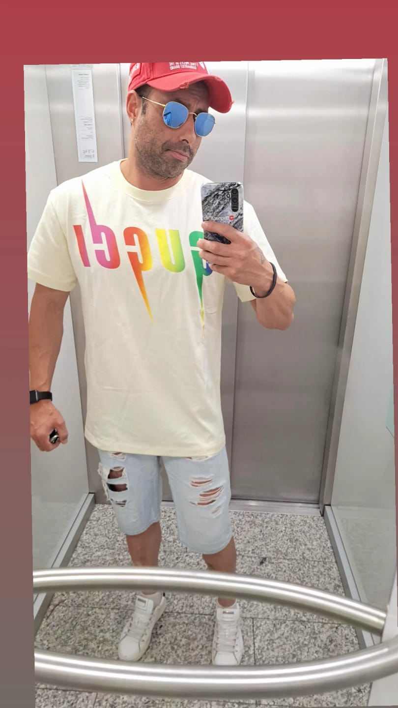 Customer photo review of T-shirt GUCCI stampa Blade rainbow large fit bianco sporco