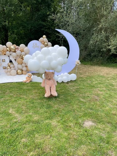 Customer photo review of 6.5ft Portable Crescent Moon Shape Stand for Baby Showers & Birthday & Wedding Events