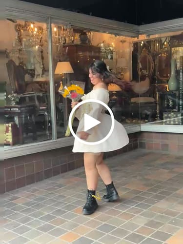 Customer video review of Van Gogh sunflowers inspired corset