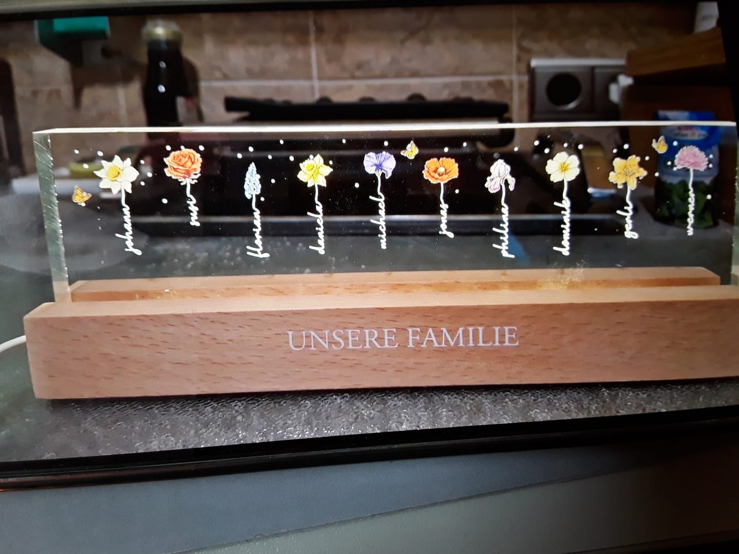 Customer photo review of Omas Garten - Personaliserter LED Aufsteller mit Blumen und Namen