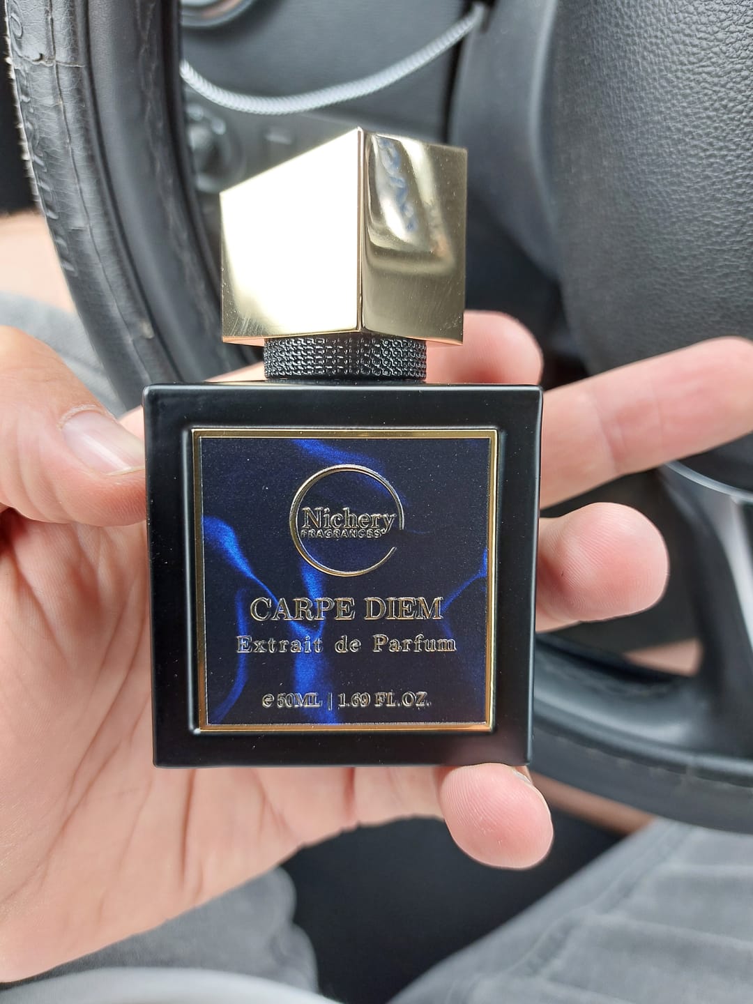 Customer photo review of Nichery Carpe Diem Extrait de Parfum - Férfi 50ml