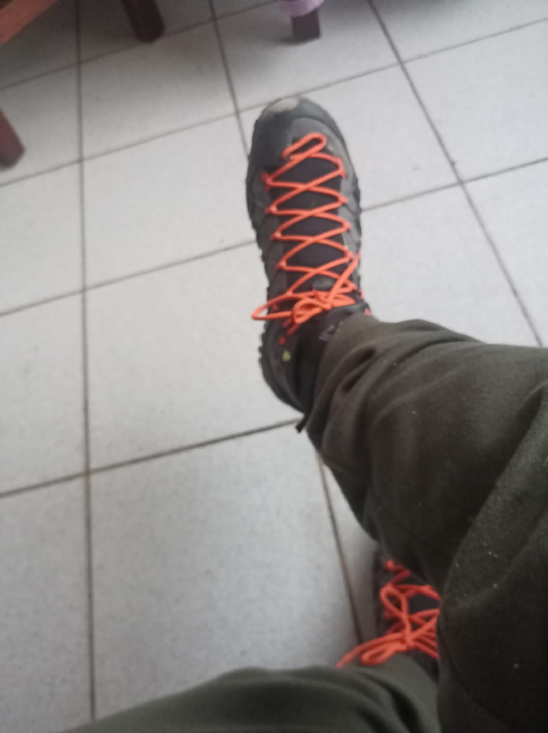 Customer photo review of Zapatilla de Aproximación Hombre Wildfire Edge Mid GTX