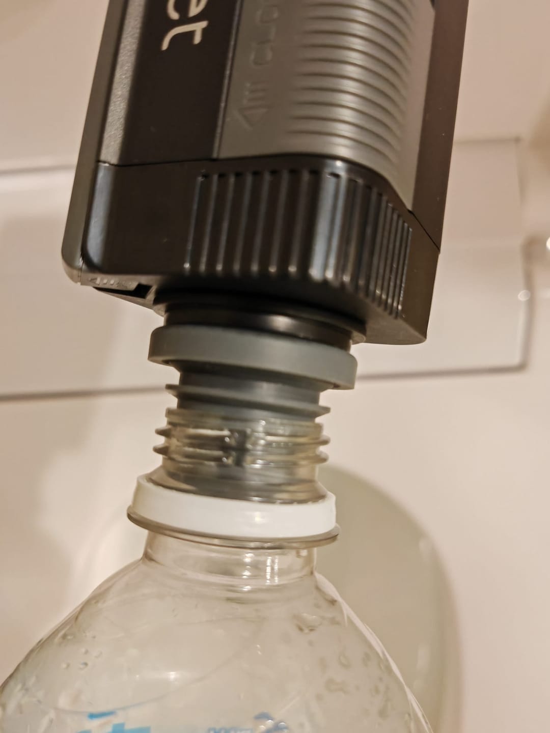 Customer photo review of CubeJet / Evolv Bottle Adapter