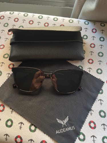 Customer photo review of Taylor Rectangular Framed Sunglasses