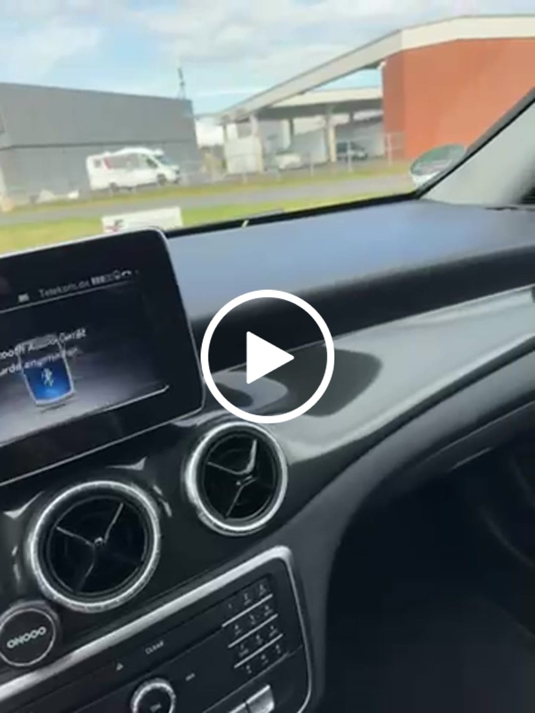 Customer video review of Innenraumreiniger Schaum + Reinigungspad + Reinigungstuch