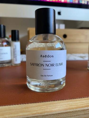 Customer photo review of SAFFRON NOIR ELIXIR EAU DE PARFUM