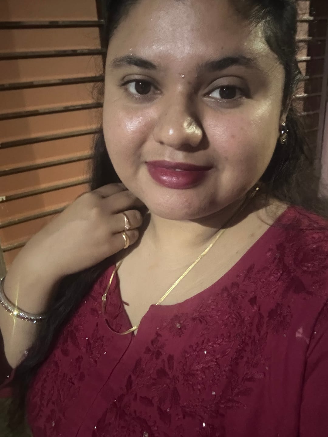 Customer photo review of Maroon Rayon mukaish Long Kurta