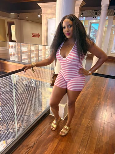 Customer photo review of CurlyMe Kinky Curly Virgin Human Hair 4 Bundles with 4x4/5x5 Closure Natural Black