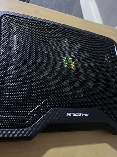 Customer photo review of Base de Ventilacion Argom ajustable 2Ptos USB Fan 16cm Color Negro