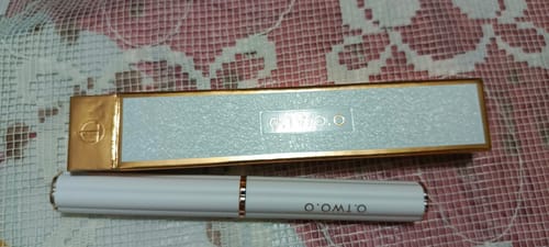 Customer photo review of O.TWO.O MOIST COLOR CHANGING LIP BALM
