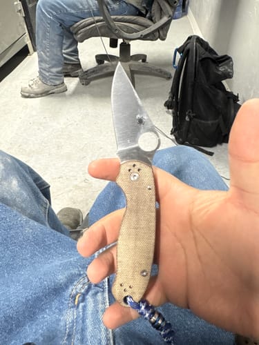 Diego C. review of Para 3 CruWear & Micarta Compression Lock Folding Knife 2.95" CPM CruWear Satin Plain Blade, Brown Canvas Micarta Handles image 1 out of 1