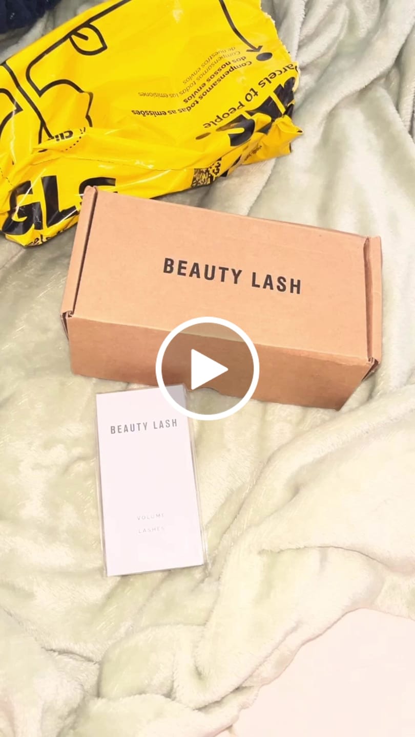 Customer video review of Mixed Volume Lashes