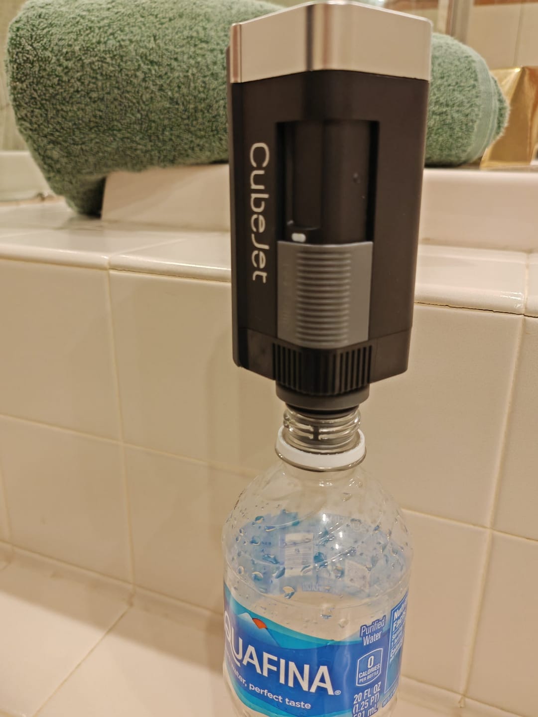 Customer photo review of CubeJet / Evolv Bottle Adapter