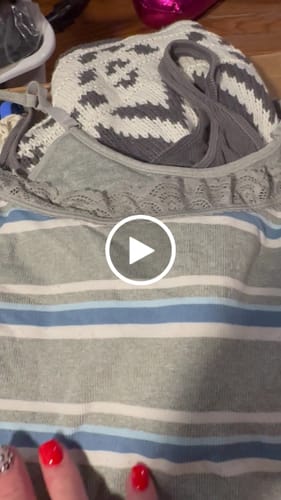 Customer video review of American Eagle Outfitters Women's Secondhand Wholesale Clothing