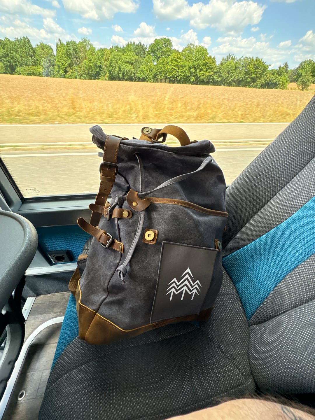 Customer photo review of Rucksack mit Patch (🌲)