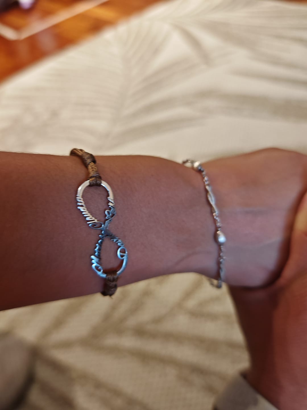 Customer photo review of Pulsera con el signo del infinito
