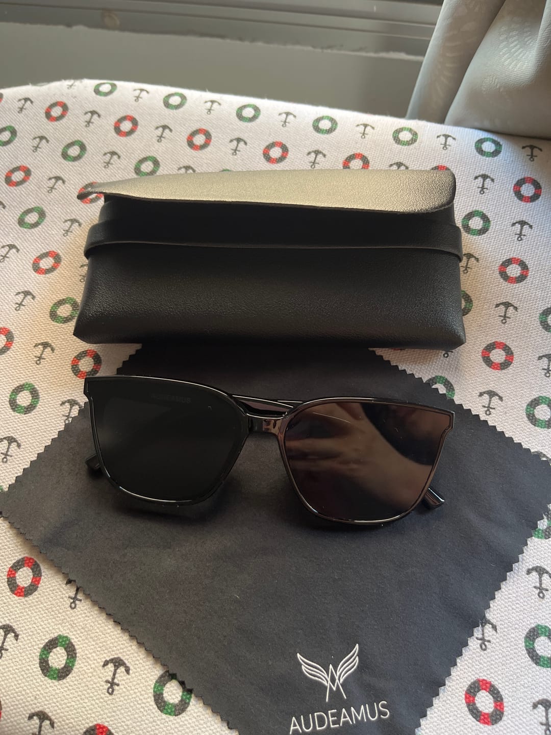 Customer photo review of FREE Sunglasses Leather Pouch + Suede Microfiber Cloth (Worth RM24.90)