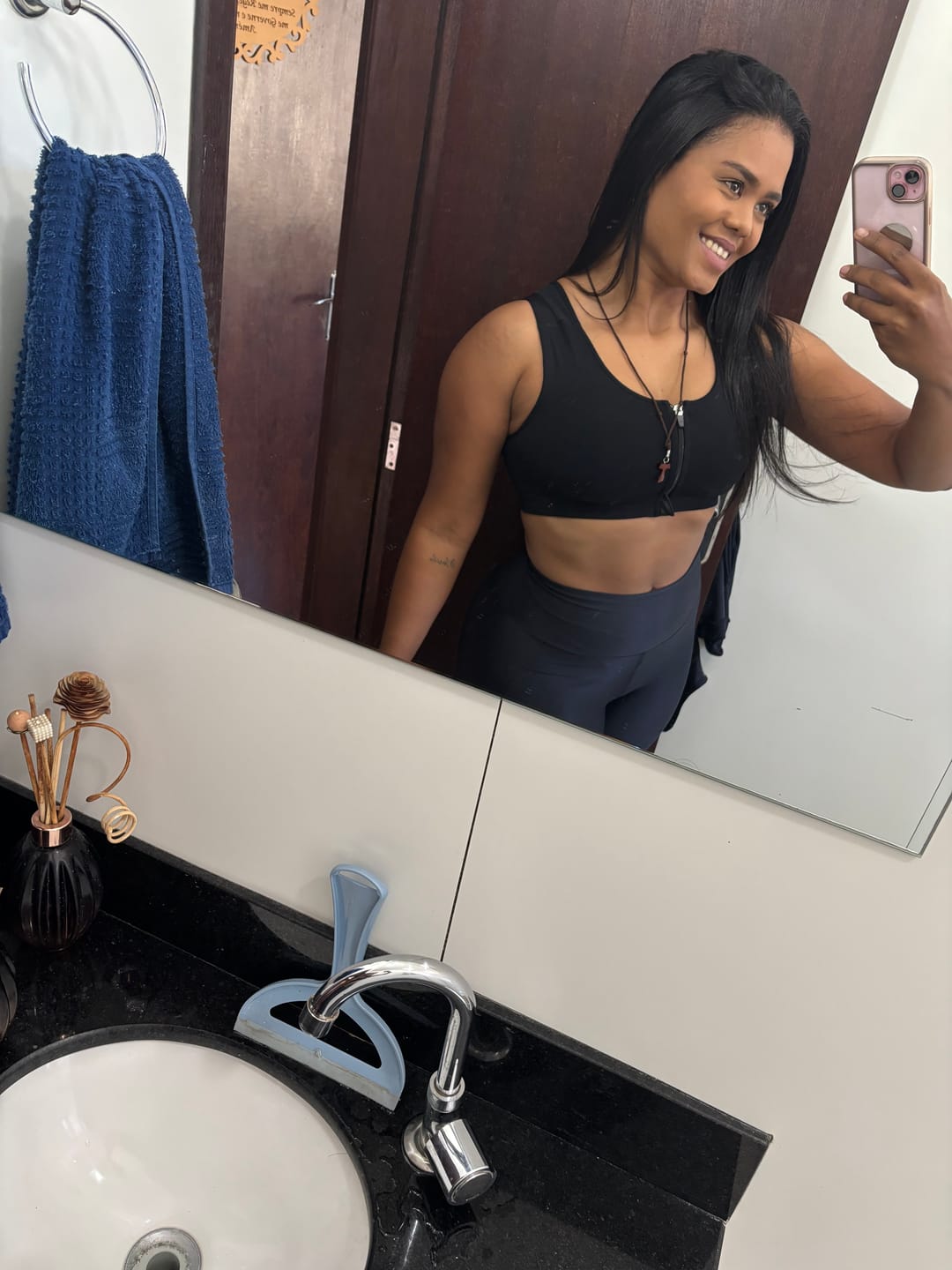 Customer photo review of Top Esportivo Postural Para Mulheres Com Zipper