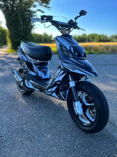 Customer photo review of Kit Déco MBK Booster BCD 100% personnalisé
