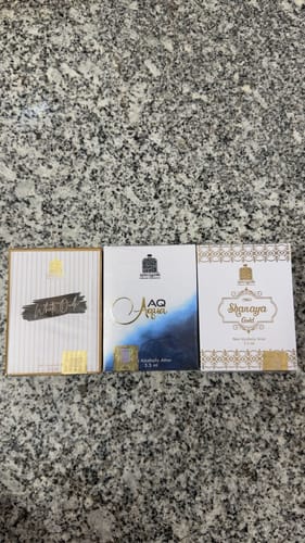 Customer photo review of White Oudh Luxury Attar Perfume