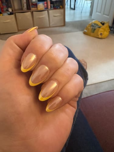 Customer photo review of Lemon Sugar - Press On Nails