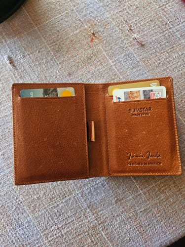 Customer photo review of Slimstar - slim wallet with large coin pocket