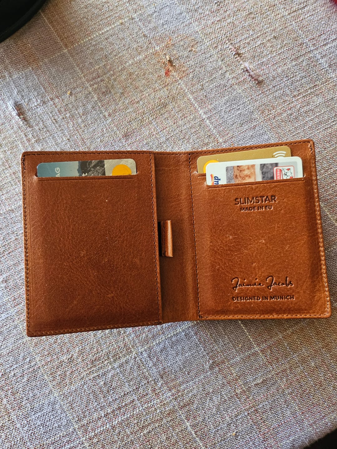 Customer photo review of Slimstar - slim wallet with large coin pocket