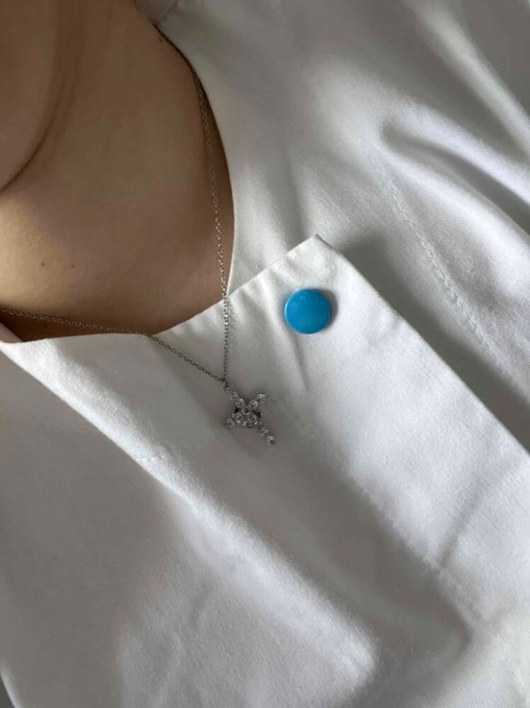 Customer photo review of Collier Croix Couronnée