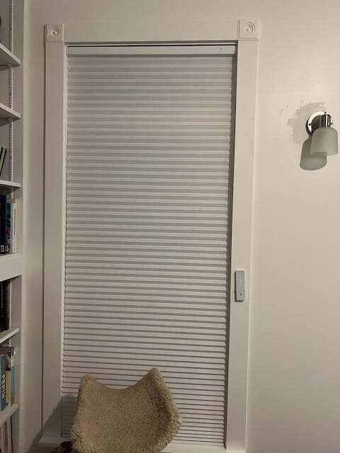 Customer photo review of SmartWings Motorized Light Filtering Cellular Shades Nowa