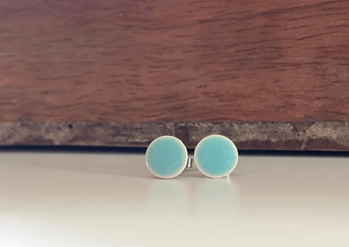 Customer photo review of Kleine Keramik Ohrstecker *AQUARIUS*