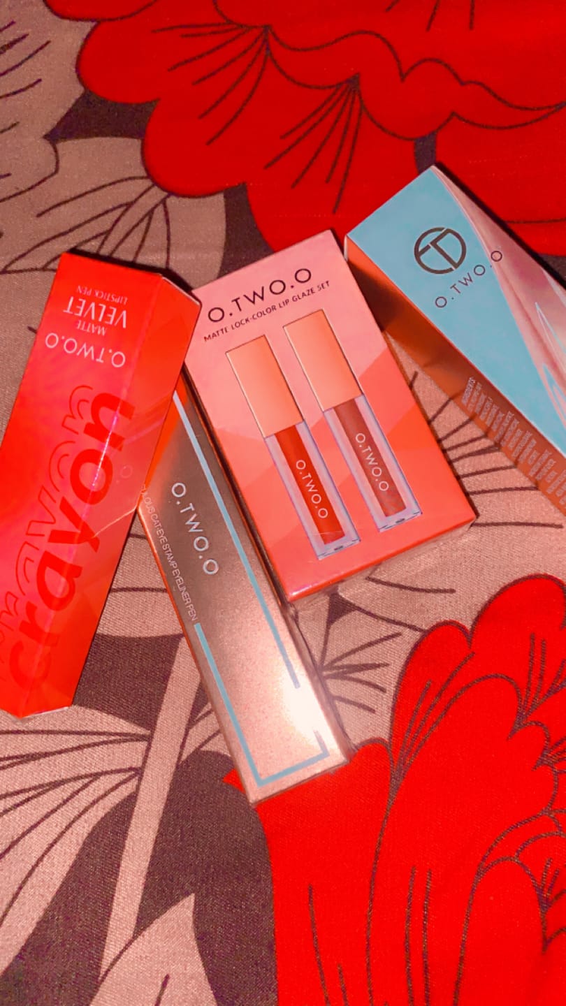 Customer photo review of O.TWO.O MATTE LOCK COLOR LIP GLAZE SET