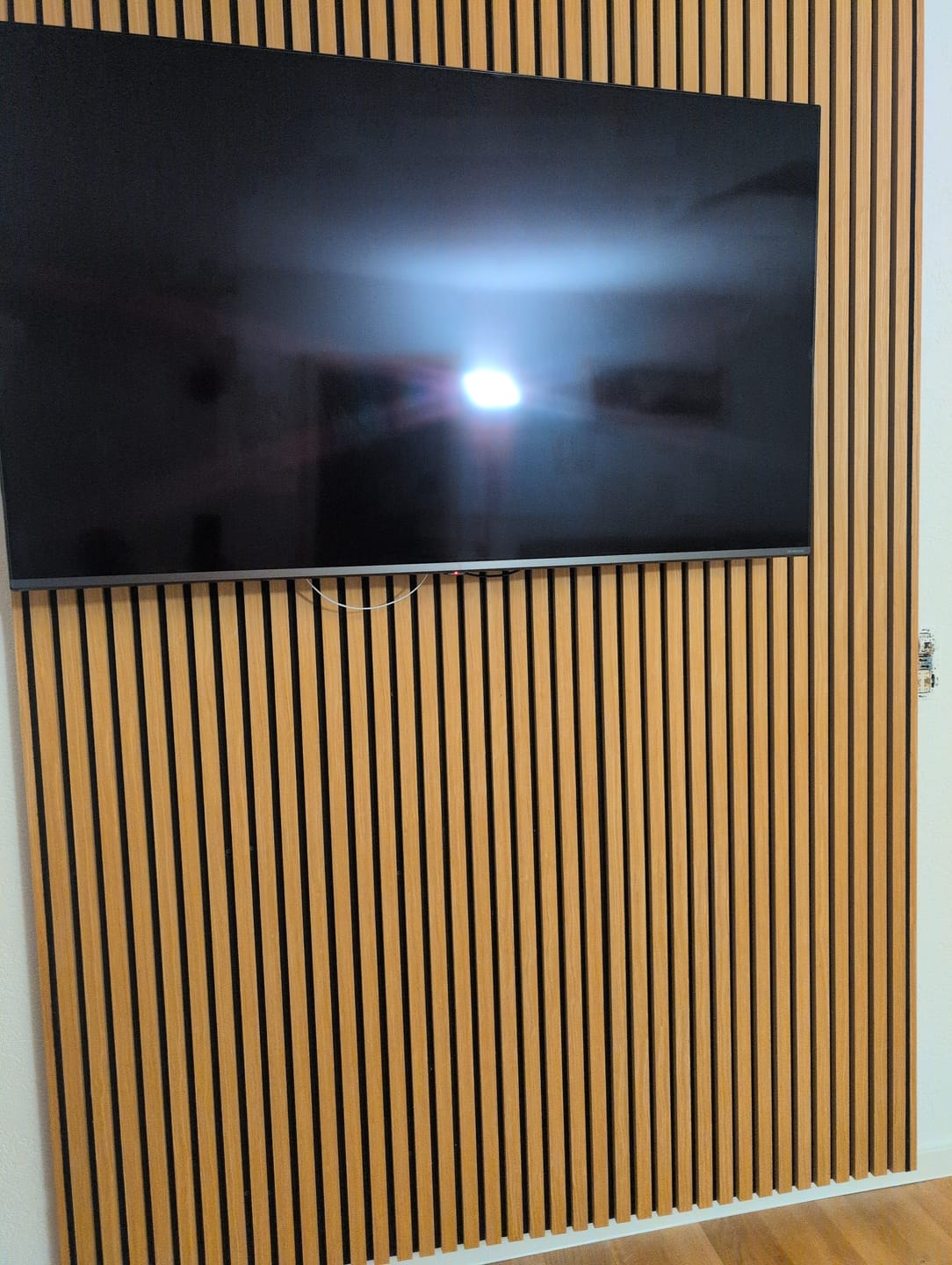 Customer photo review of Akustikpaneele Rustikale Eiche - 240 cm x 60 cm