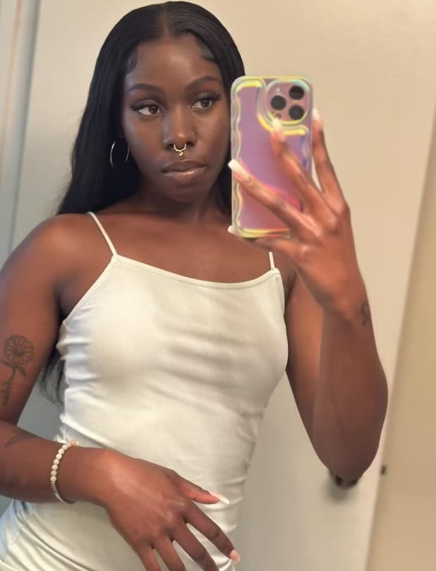 Customer photo review of MORE FACE Pre-bleached Straight Hair Wear Go Glueless Wig 7x5 Pre-cut HD Lace Pre-plucked