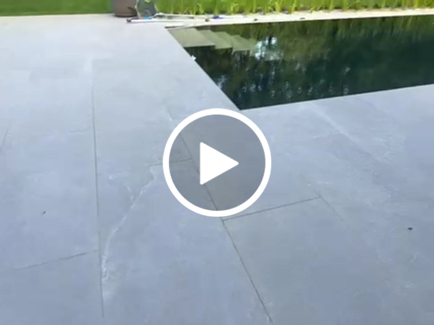 Customer video review of 18V Twin Brush - Cordless Brushless Power Scrubber - Incl. 4.0Ah Battery & Fast Charger + 4 Brushes and Extension Pole