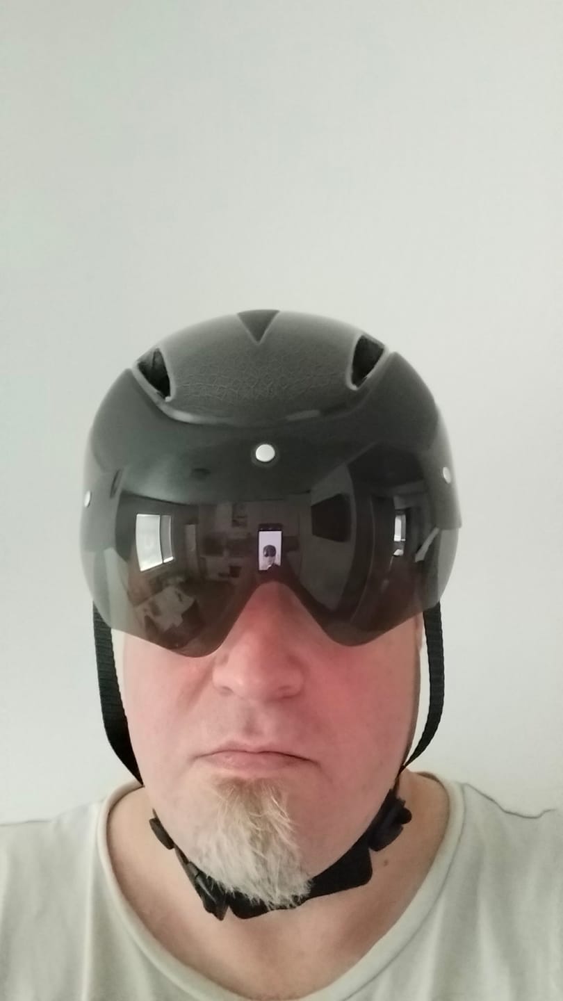 Customer photo review of Vakole Integrally Molded Bicycle Helmet with Magnetic Goggles