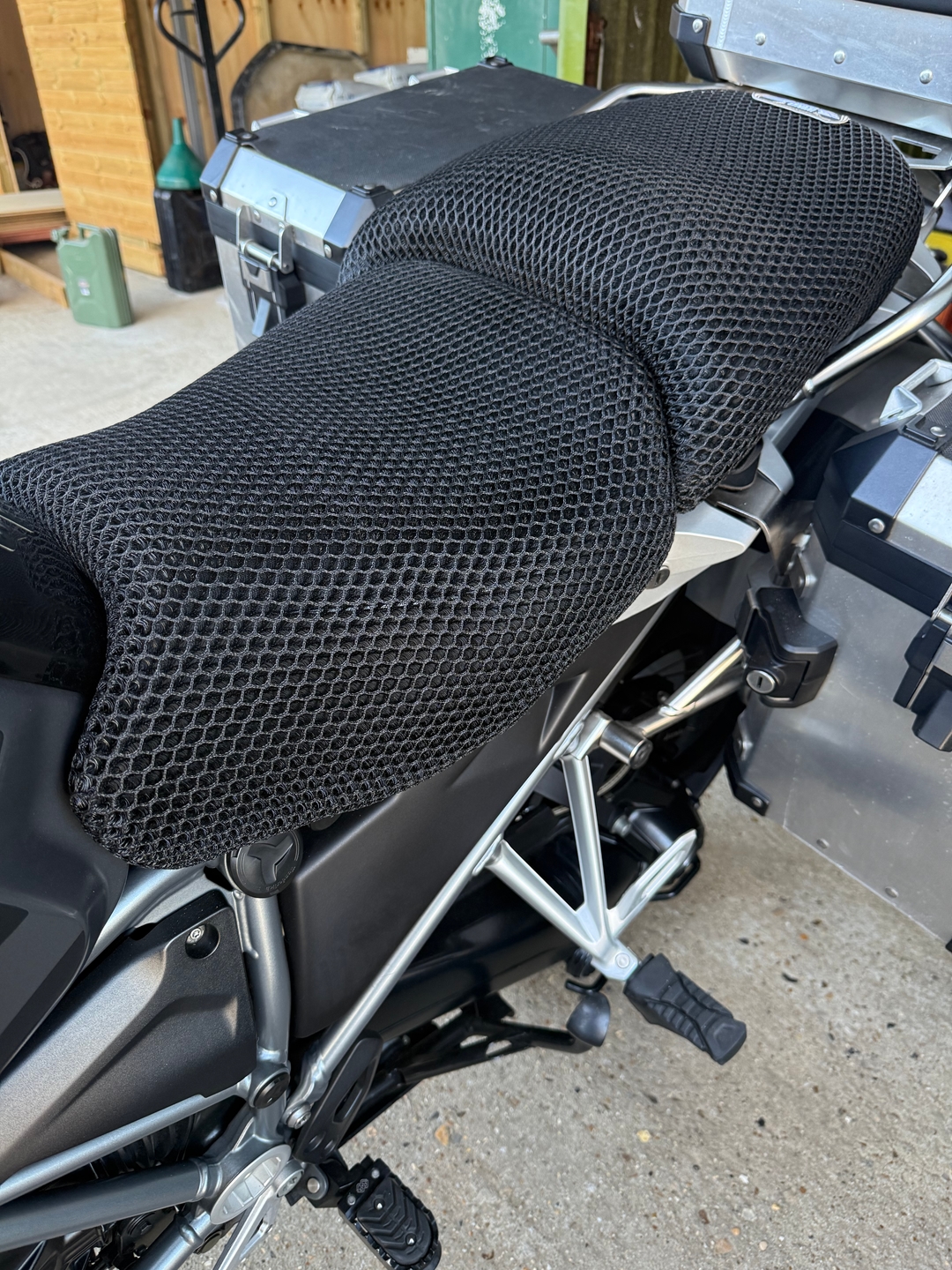 Wind Rider mesh seat cover on a BMW R 1200 GS Adventure