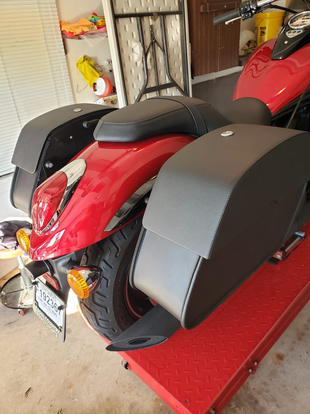 Customer photo review of 28L - Panzer Medium Quick Mount Kawasaki Vulcan 900 Custom VN900C Leather Saddlebags