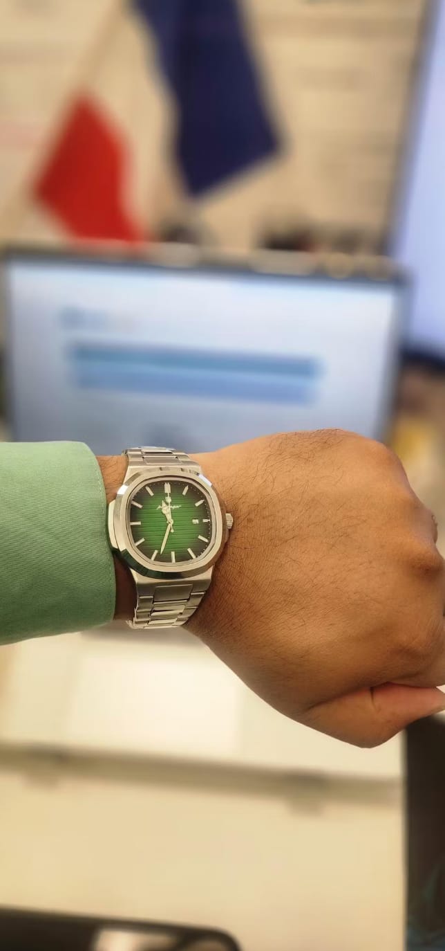 Customer photo review of LA POEDAGAR™ Dubai