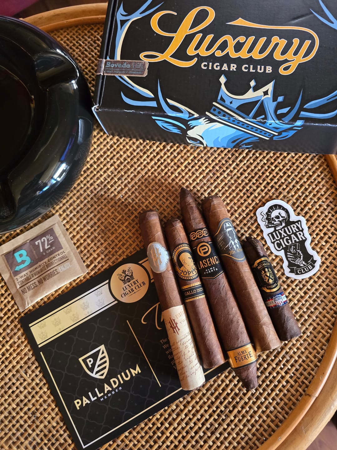 Customer photo review of Palladium Subscription Luxury Cigars Monthly