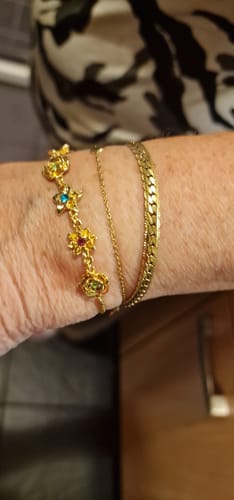 undefined review of Gepersonaliseerde Geboortebloem Armband image 1 out of 1