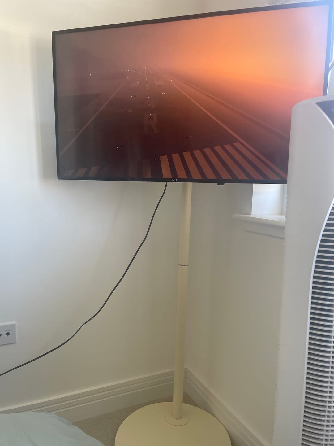 Customer photo review of Master V2 PRO FT48 Floor TV Stand With Wheels