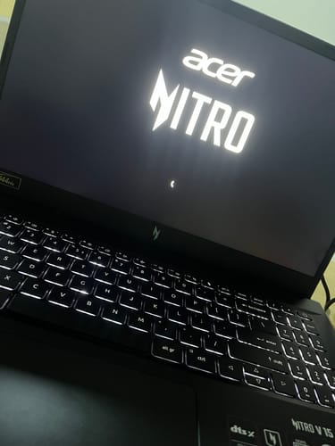 Customer photo review of Laptop Acer Nitro V15 Core i5-13420H 15,6" FHD IPS144Hz Memoria 16GB DDR5 Disco 512GB NVMe SSD NVIDIA GeForce RTX 3050