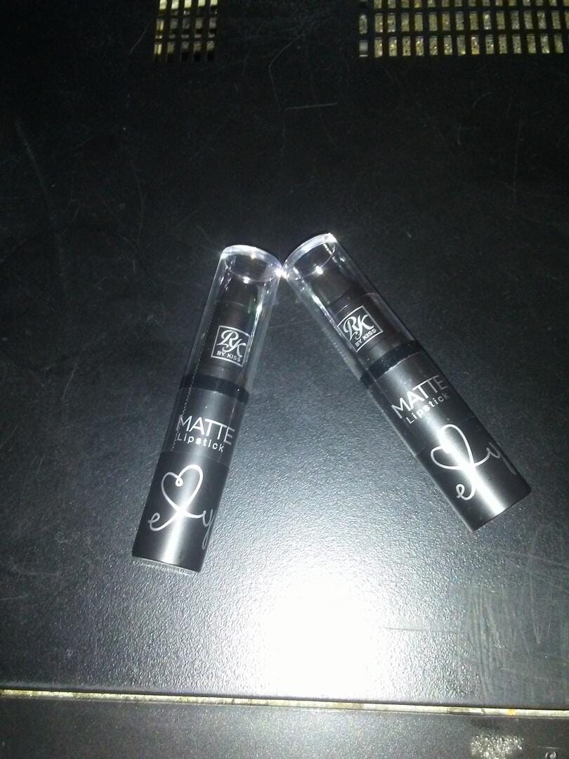 Customer photo review of RUBY KISSES - Matte Lipstick