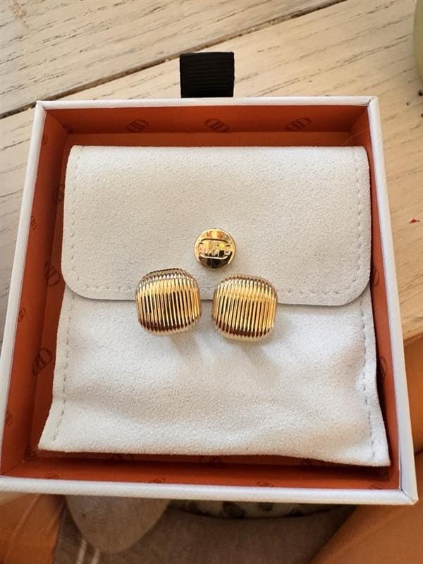 Customer photo review of Statement Squares