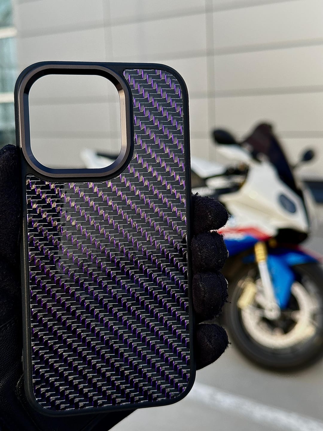 Customer photo review of Purple Reflective - MagSafe Carbon Fiber Phone Case