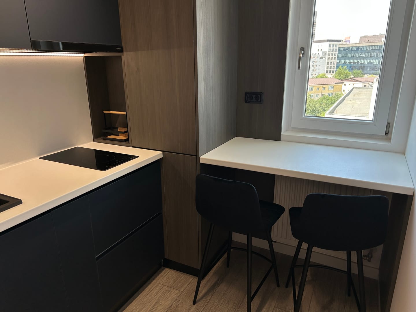 Customer photo review of Scaun bar MILA H-2, negru, stofa catifelata/metal, 43x38x87 cm