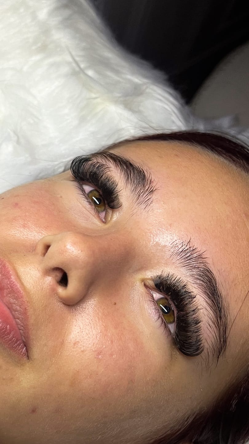 Customer photo review of 20D (Gold Range) Premade Russian Volume